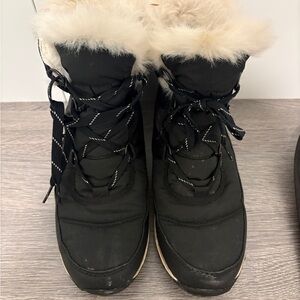 Sorel - Women’s Whitney Short Lace Up Boot - Size 9
